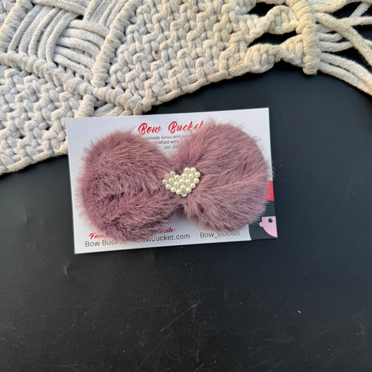 Fur bow