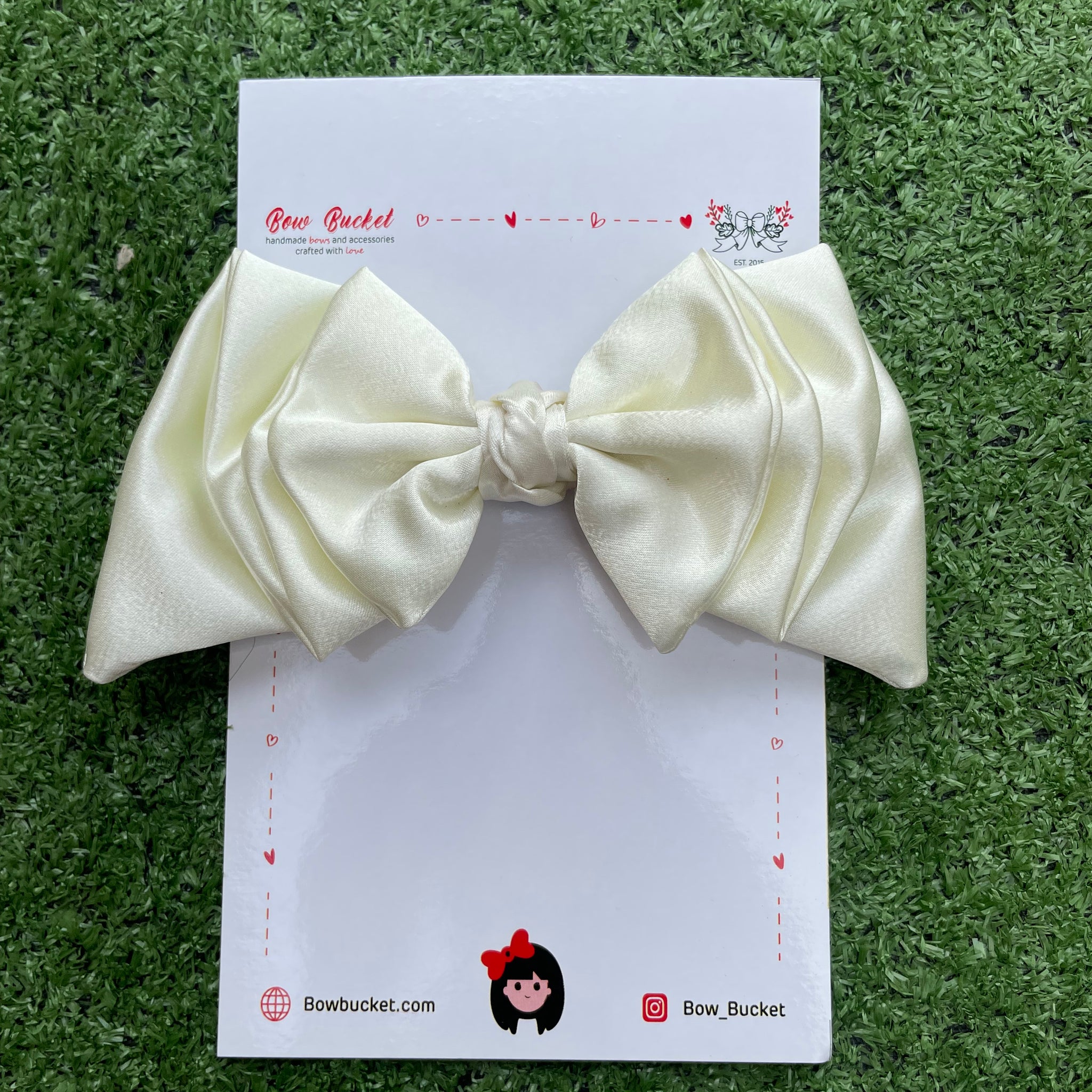 Whimsy bow - ivory