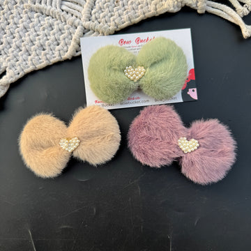 Fur bow