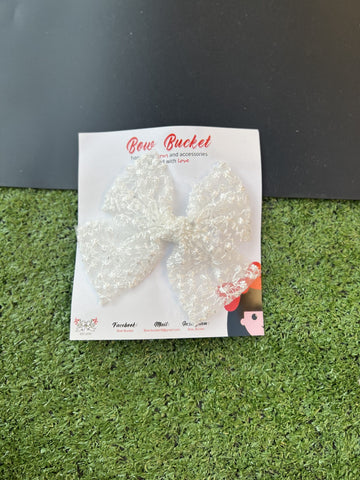 White chic bow clasps