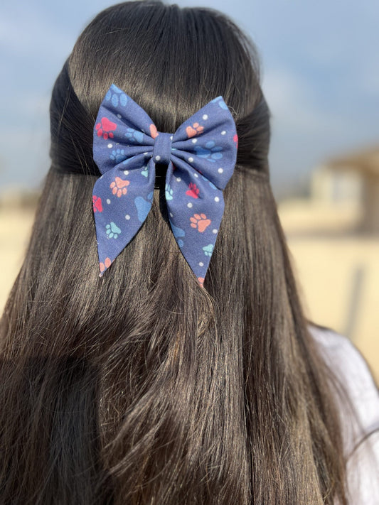 paw print pigtail bow