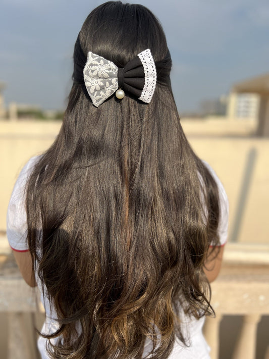 Lace Luxe bow clip