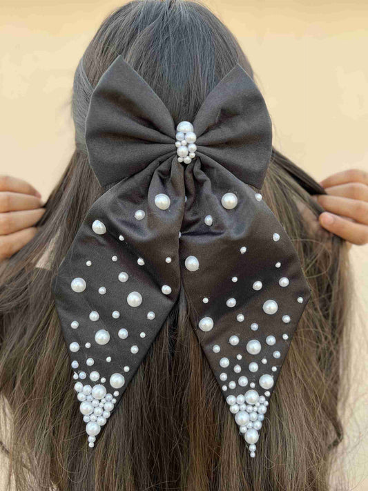 black bigtail pearl bow