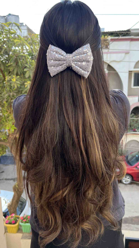 grey sequence bow