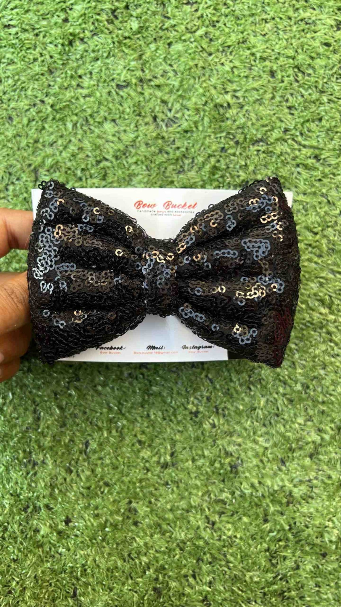 black sequence bow
