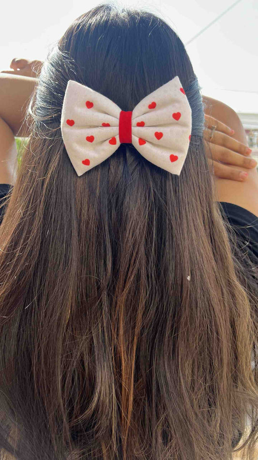 Red heart bow