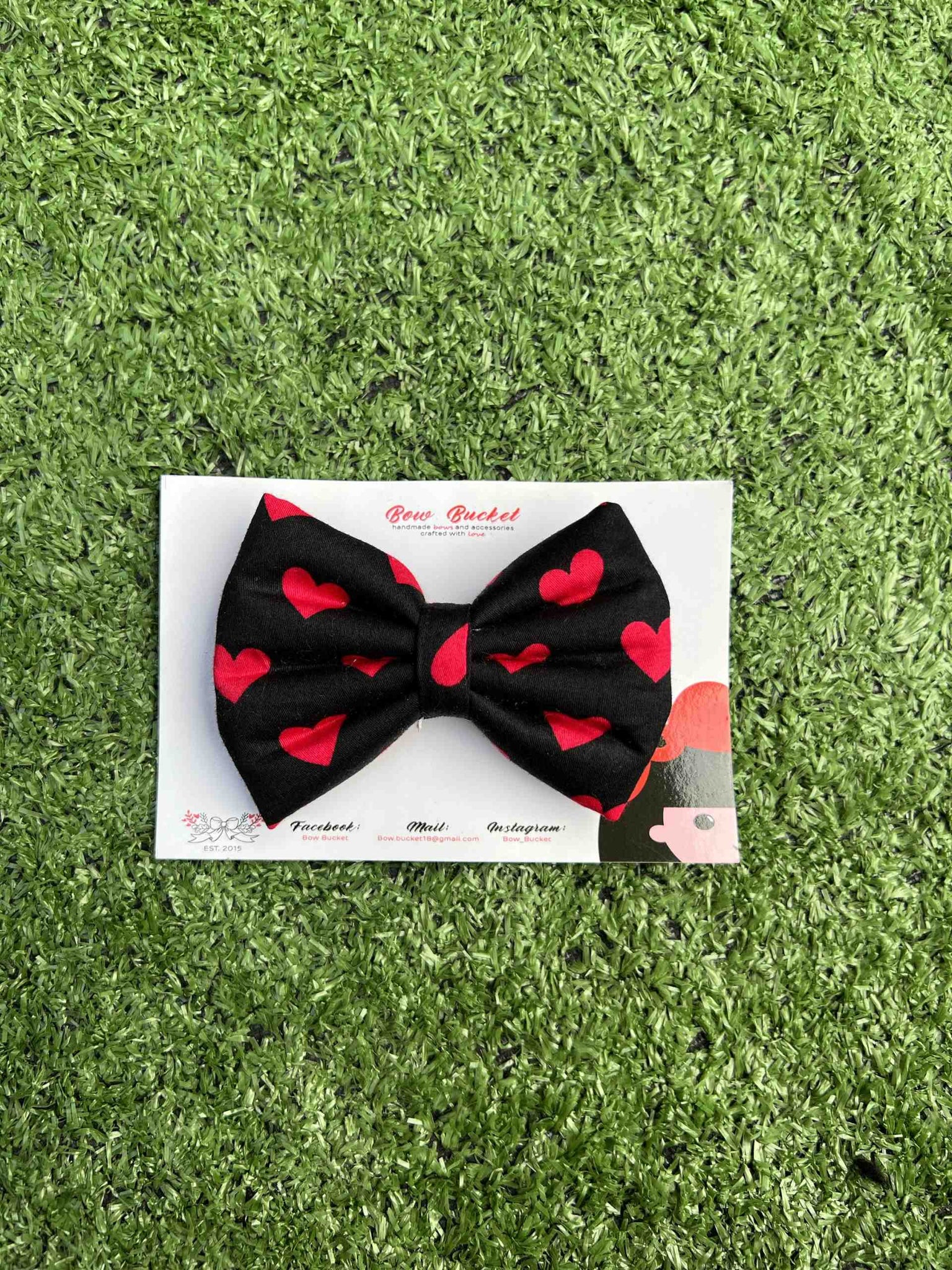 Red heart bow