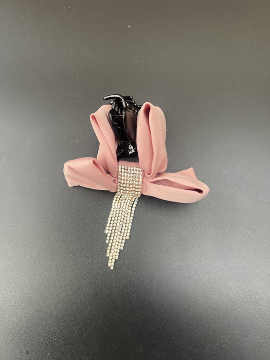 Stone bow claw clip
