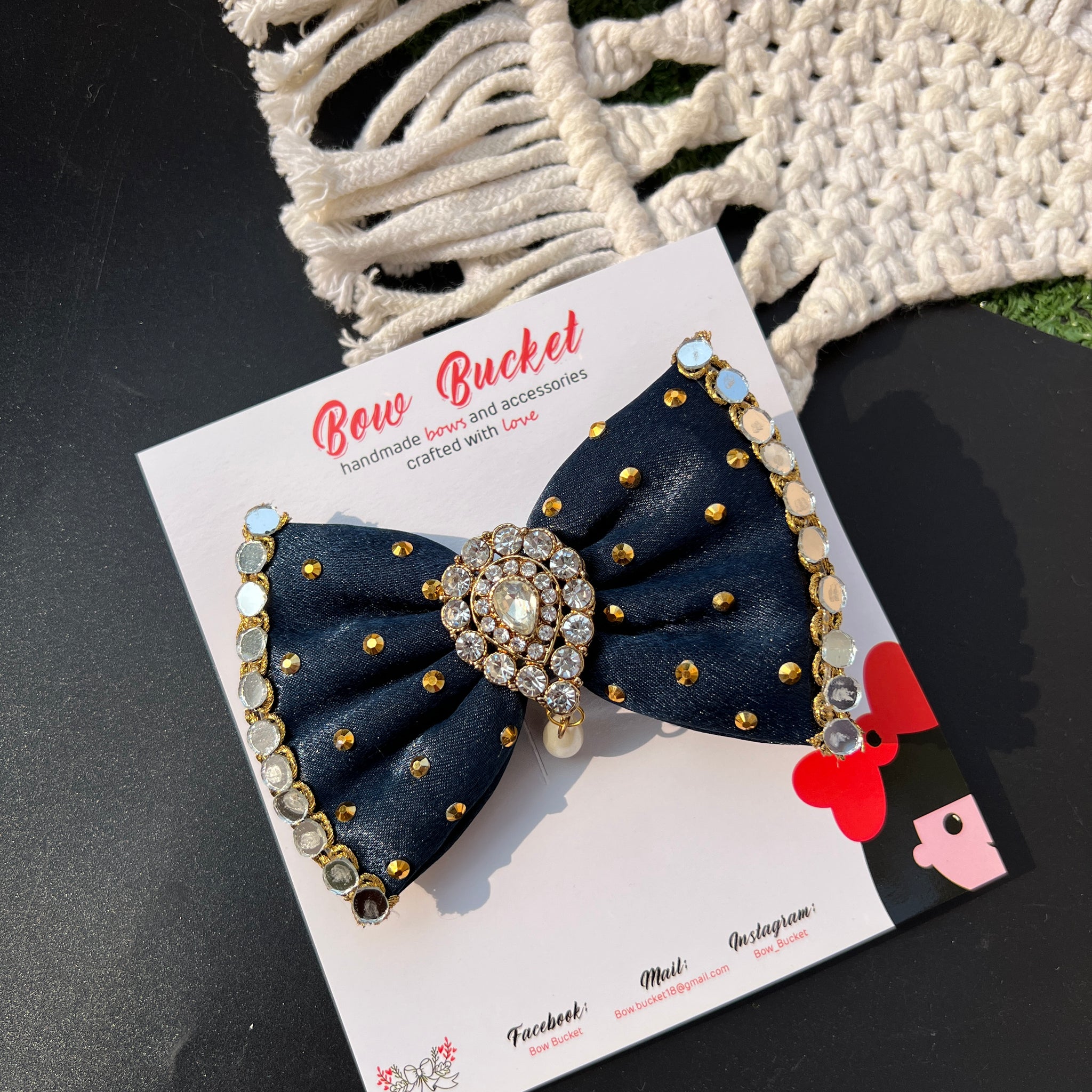 Taj Treasures Traditional Bow Clip