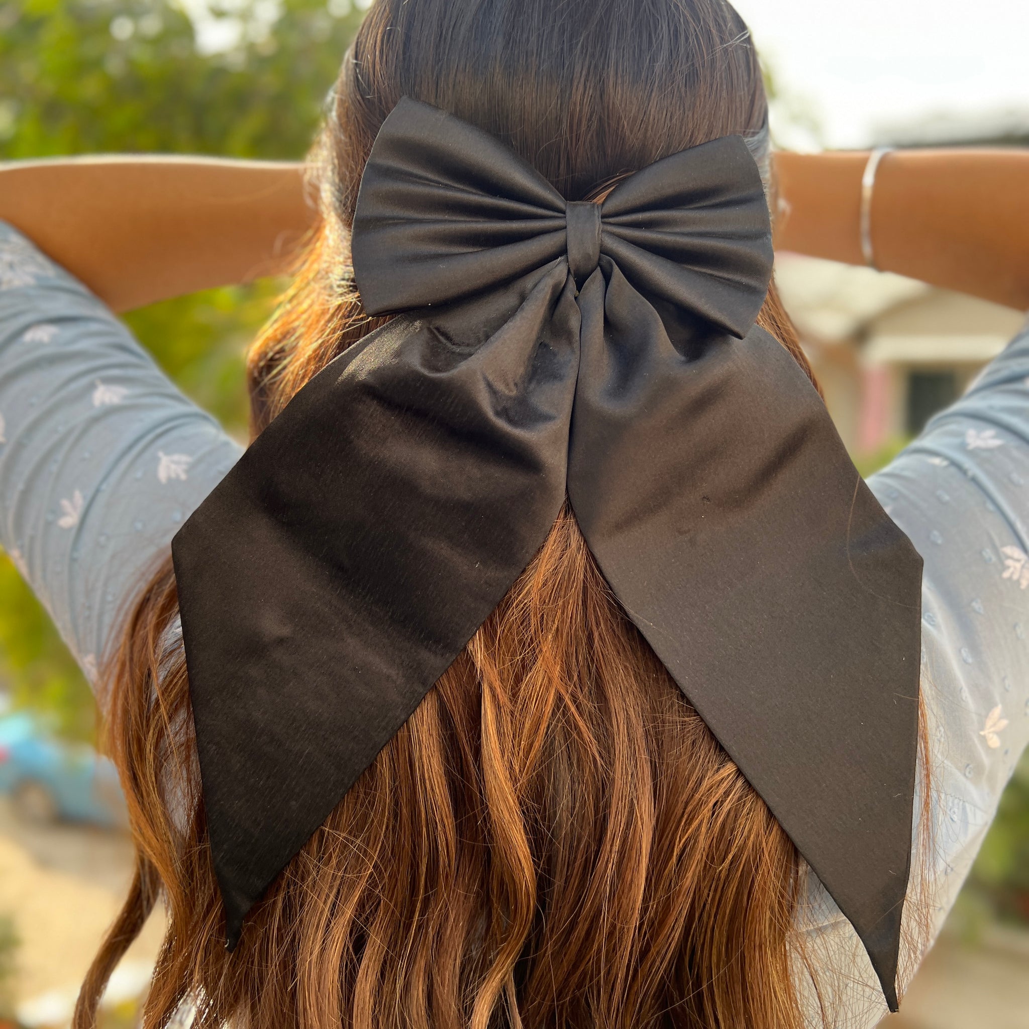 Black Bigtail bow clip