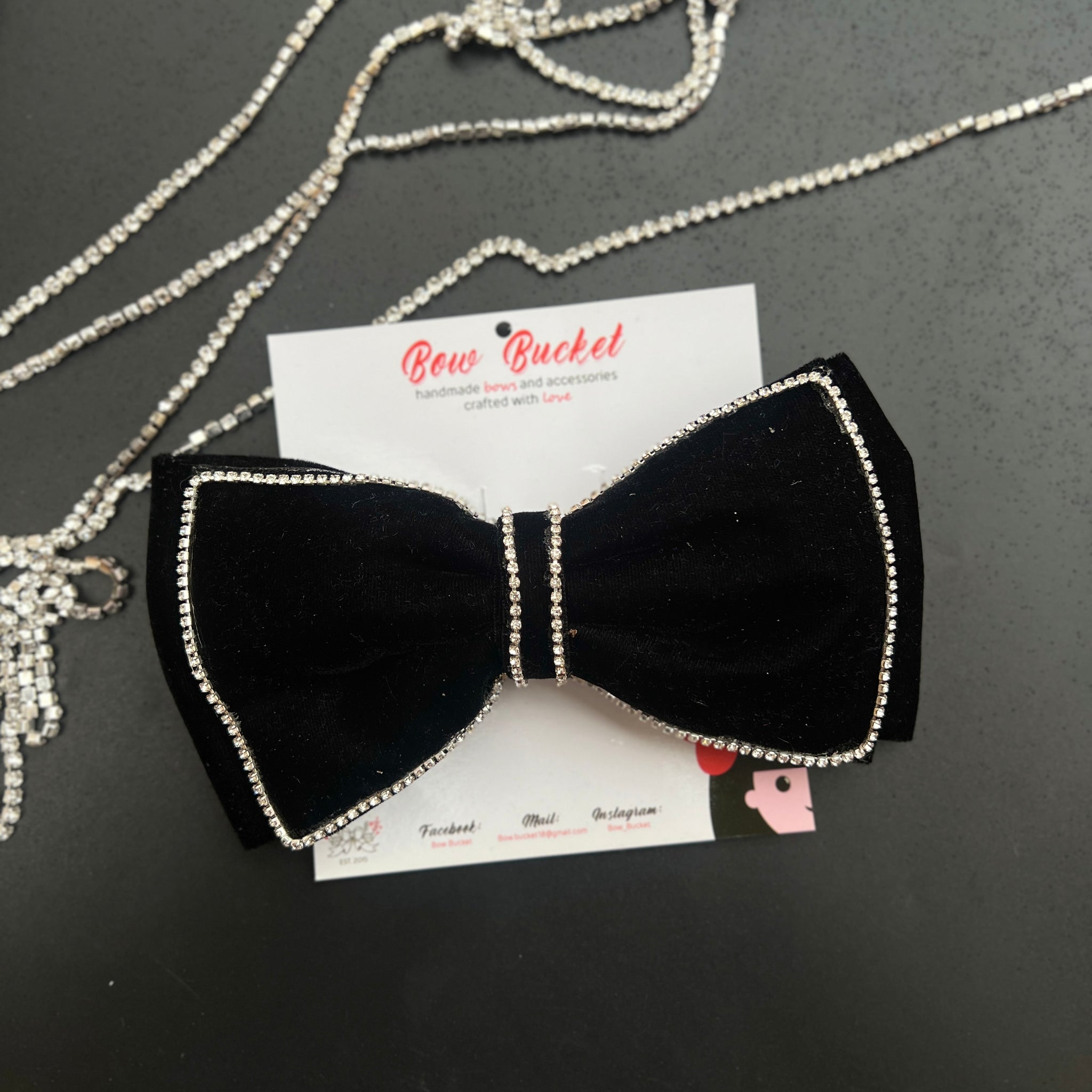 Black bow clip