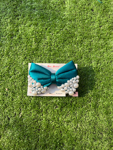 Teal green pearl bow clip