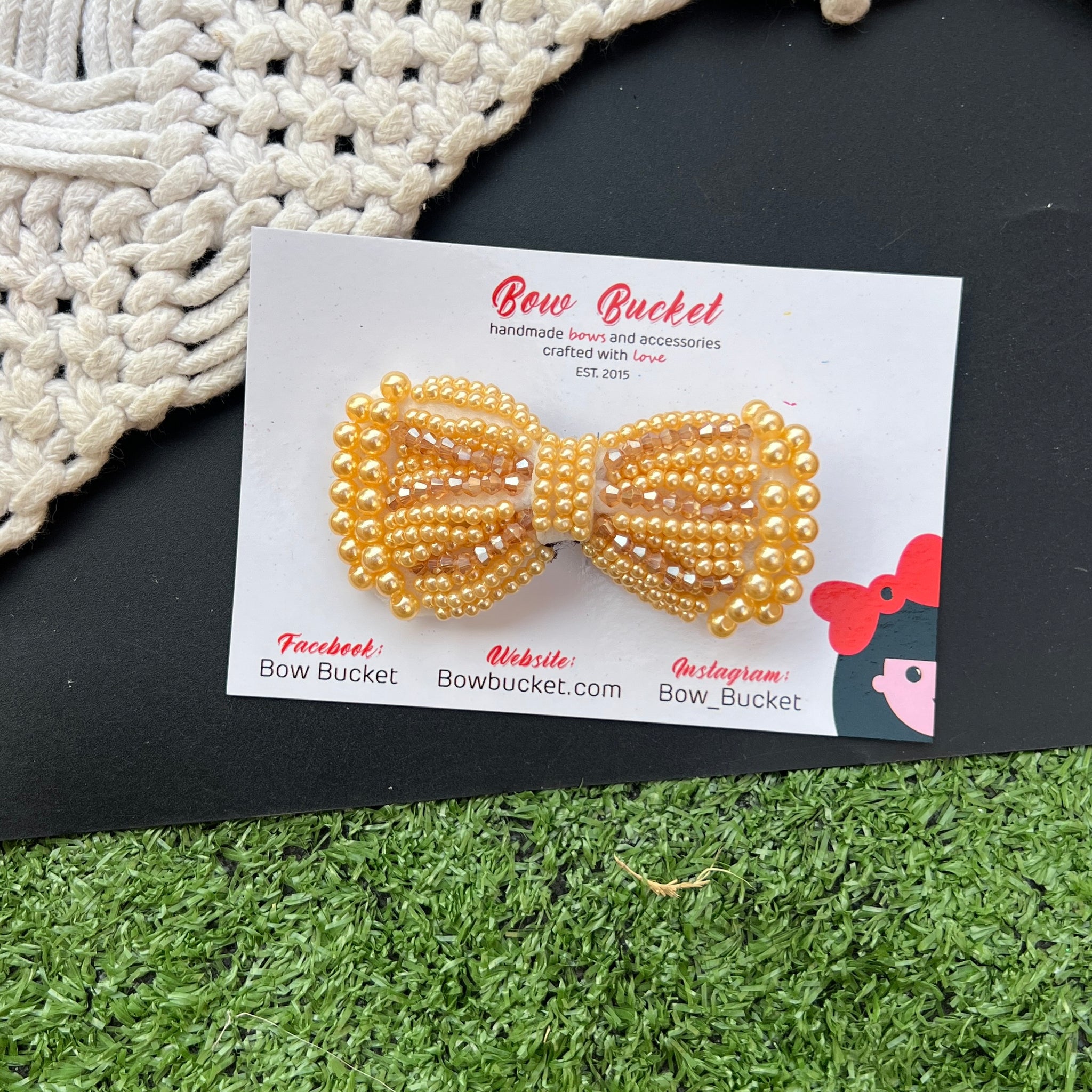 Pearl bow clip